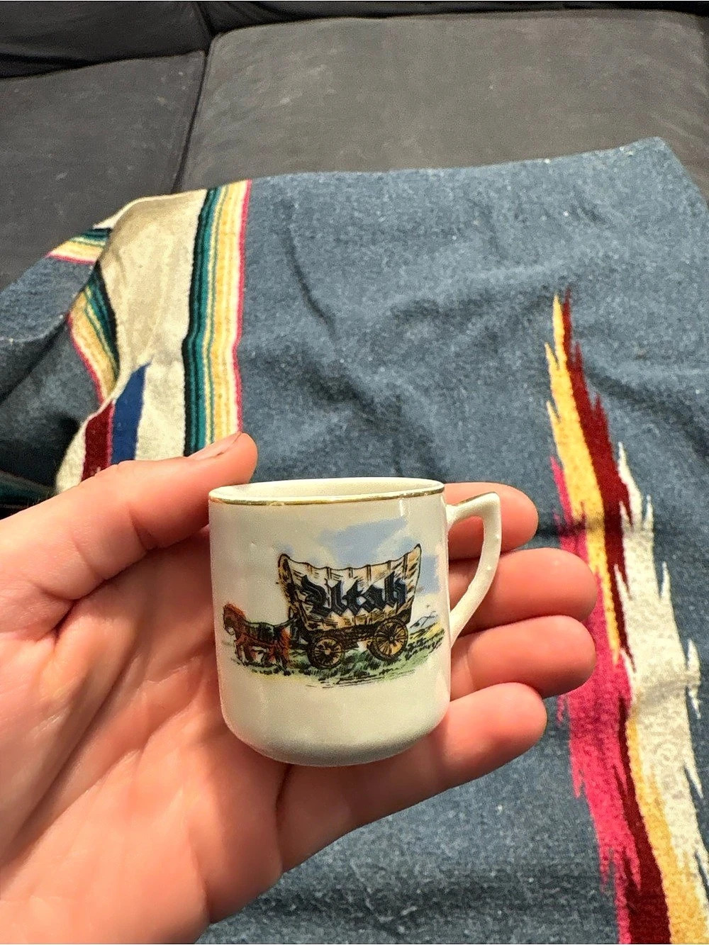Vintage-Style Printed Mug in White & Gold